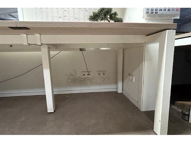 Bureau en stoel - afbeelding 3 van  5