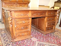 Bureau houtsnijwerk