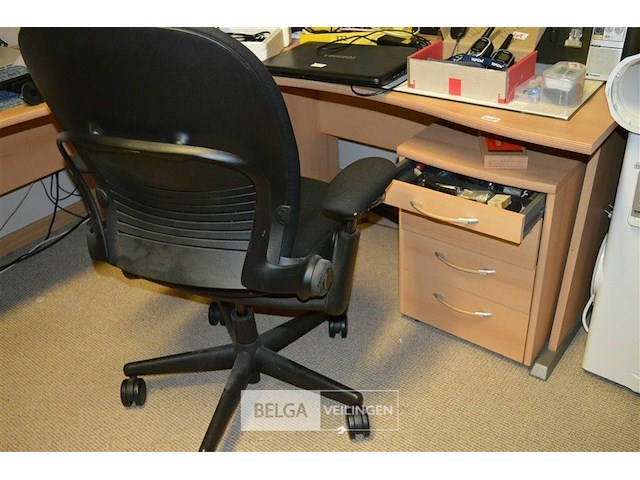 Bureau met inhoud lades + bureau stoel - afbeelding 2 van  7