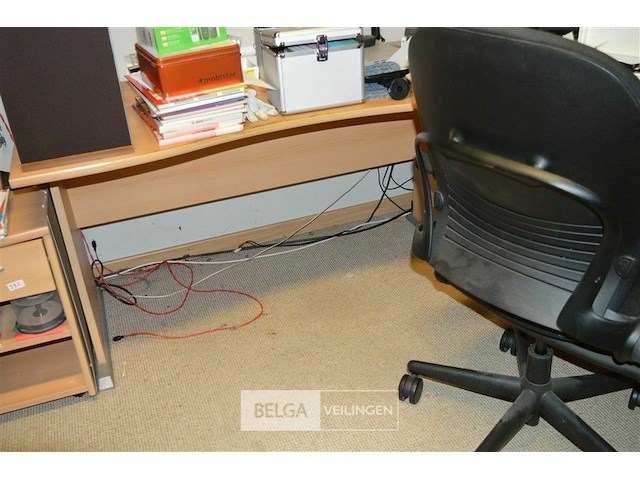 Bureau met inhoud lades + bureau stoel - afbeelding 3 van  7
