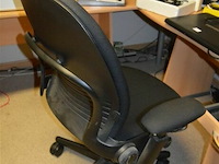 Bureau met inhoud lades + bureau stoel - afbeelding 4 van  7