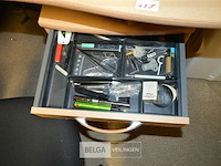 Bureau met inhoud lades + bureau stoel - afbeelding 6 van  7