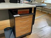 Bureau met inhoud - afbeelding 4 van  9