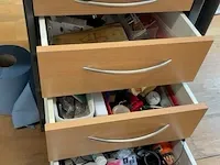 Bureau met inhoud - afbeelding 7 van  9