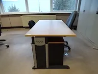 Bureau met ladekast en 2x bureaustoel - afbeelding 2 van  3