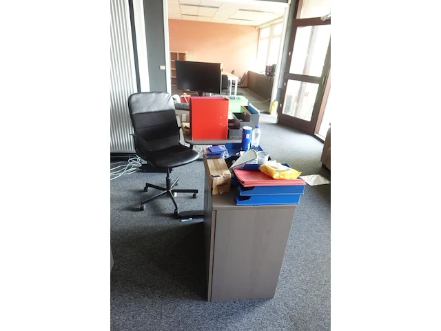 Bureau opstelling - afbeelding 3 van  8