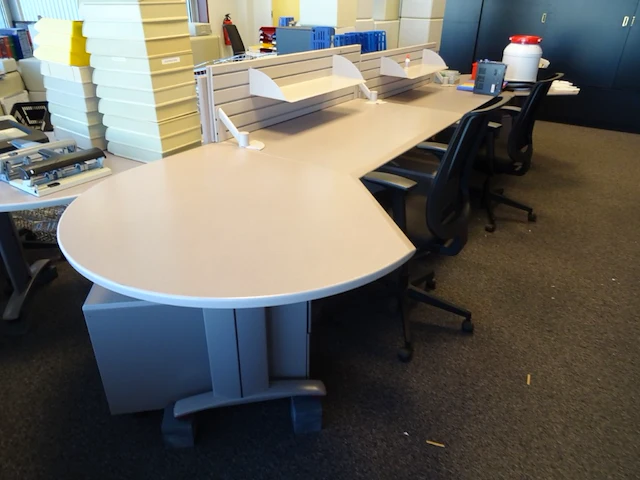 Bureau opstelling - afbeelding 3 van  8