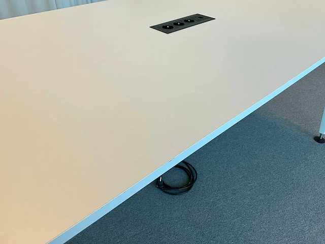 Bureau sedus met cisco meraki switch - afbeelding 9 van  11