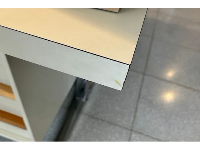 Bureau + stoel - afbeelding 3 van  7