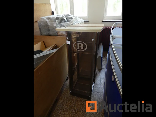 Bureau - afbeelding 1 van  7