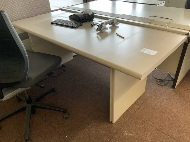 Bureau - afbeelding 2 van  6