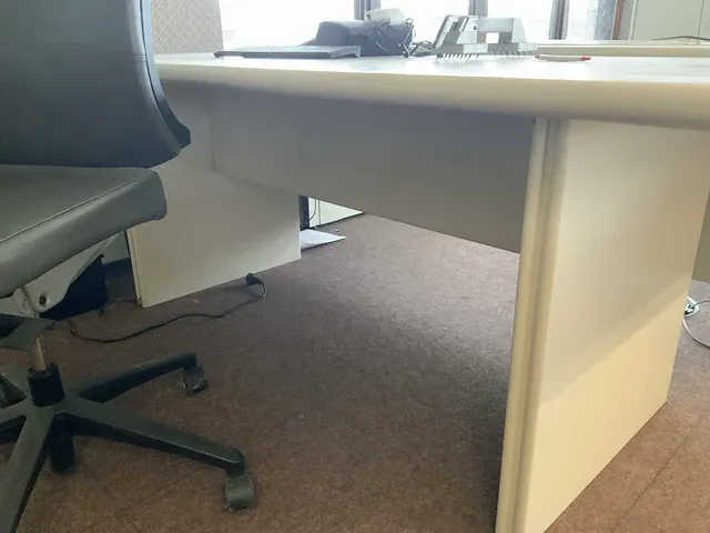 Bureau - afbeelding 4 van  6