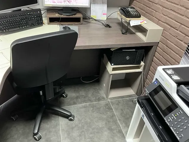 Bureau - afbeelding 3 van  6