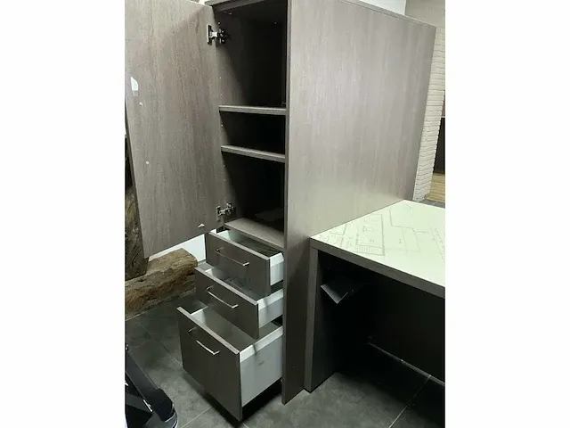 Bureau - afbeelding 5 van  6