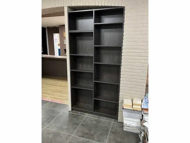 Bureau - afbeelding 6 van  6