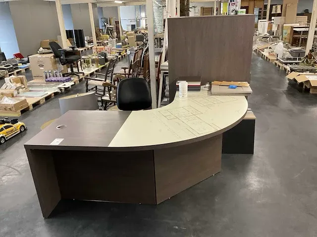 Bureau - afbeelding 2 van  7