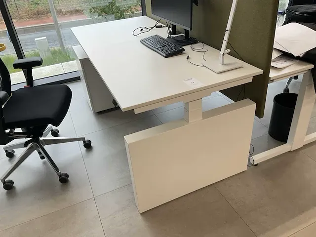 Bureau - afbeelding 2 van  5