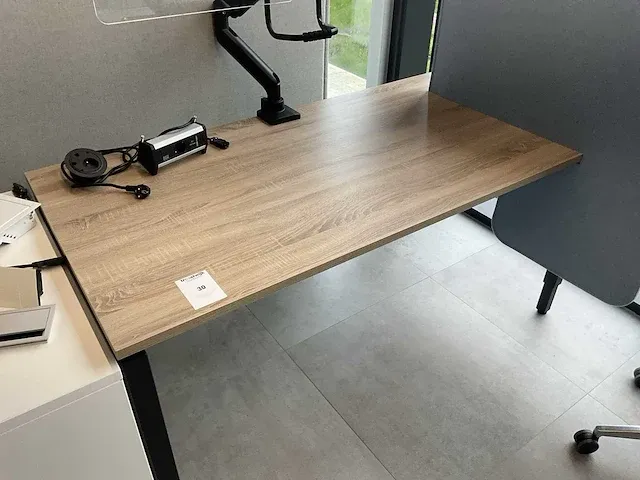 Bureau - afbeelding 3 van  6