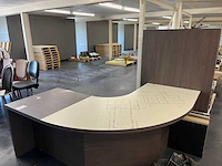 Bureau - afbeelding 1 van  7