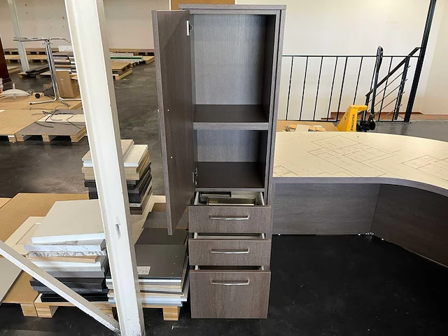 Bureau - afbeelding 2 van  7