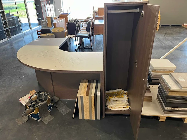 Bureau - afbeelding 4 van  7