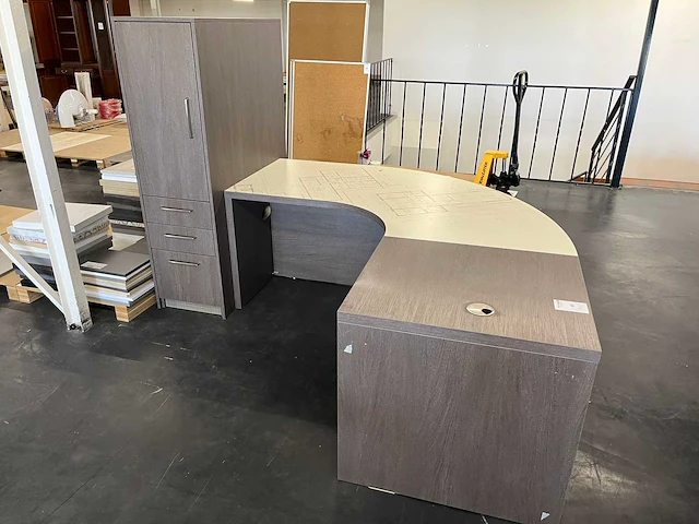 Bureau - afbeelding 7 van  7
