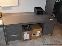 Bureau - afbeelding 1 van  1