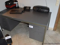 Bureau - afbeelding 1 van  1