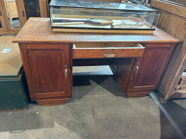 Bureau - afbeelding 1 van  5