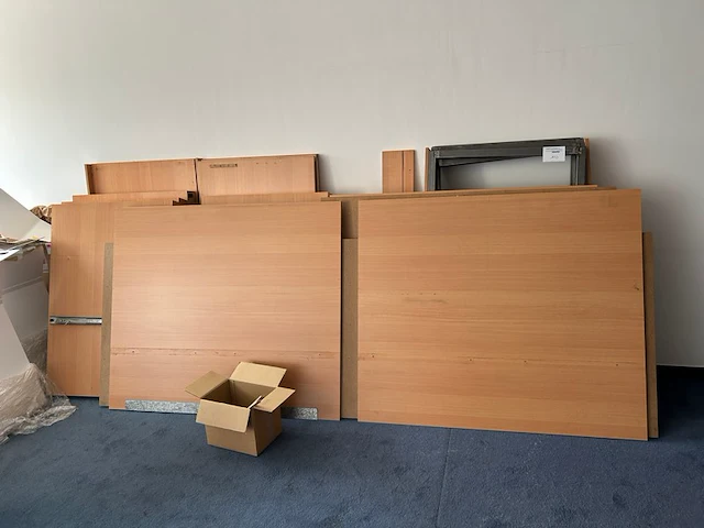 Bureau - afbeelding 1 van  4