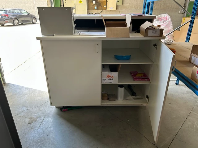 Bureau - afbeelding 1 van  7