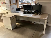 Bureau - afbeelding 1 van  5