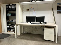 Bureau - afbeelding 1 van  9