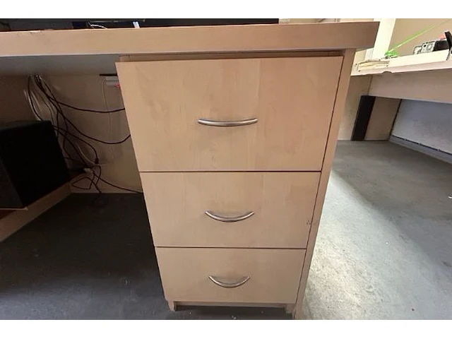 Bureau - afbeelding 2 van  3