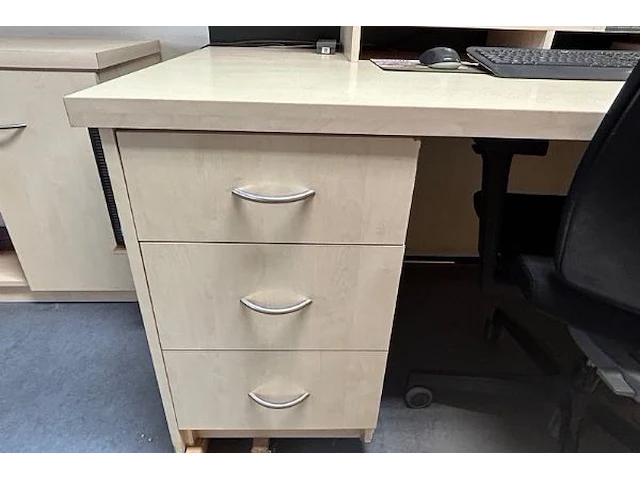 Bureau - afbeelding 3 van  6