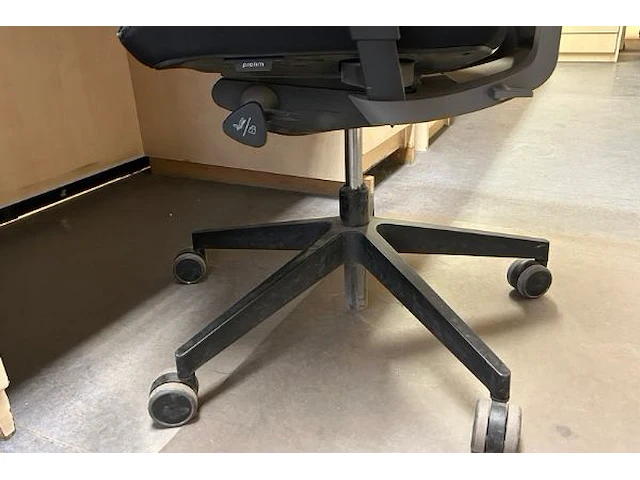 Bureau - afbeelding 6 van  6