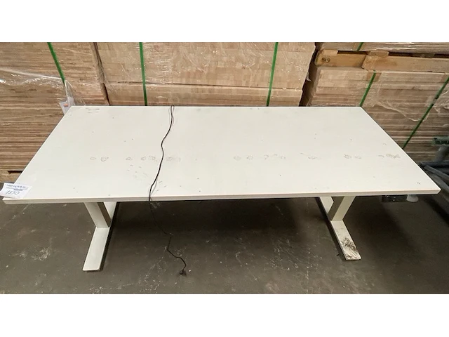 Bureau - afbeelding 1 van  6