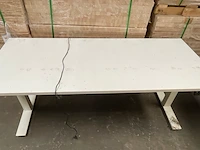 Bureau - afbeelding 1 van  6