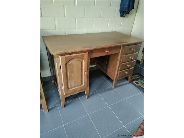 Bureau - afbeelding 1 van  1