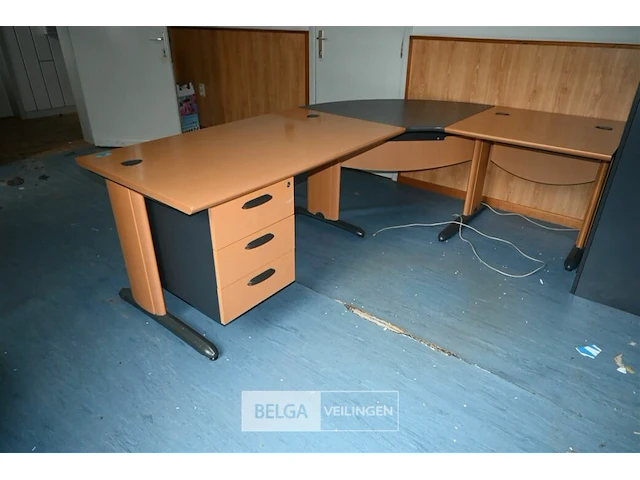 Bureau - afbeelding 3 van  6