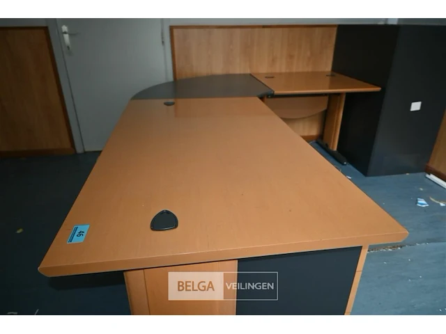 Bureau - afbeelding 4 van  6