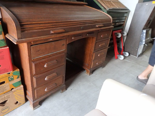 Bureau - afbeelding 2 van  2