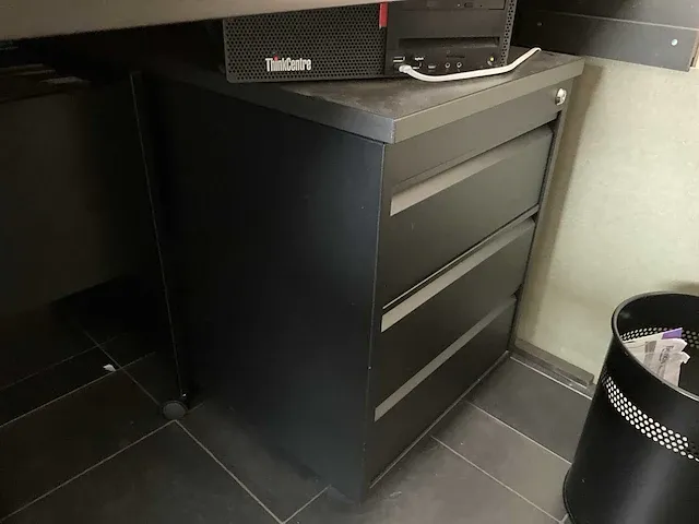 Bureau - afbeelding 5 van  6
