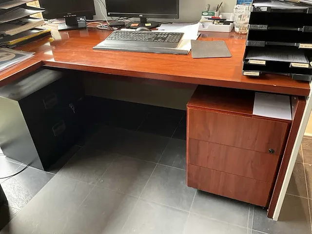 Bureau - afbeelding 2 van  5