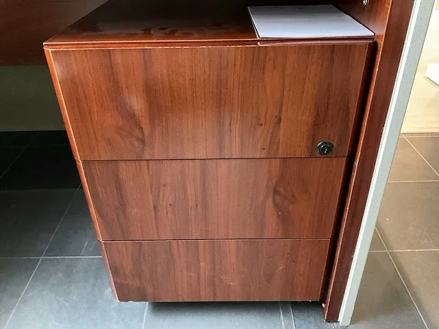 Bureau - afbeelding 3 van  5