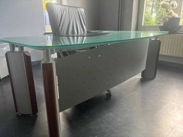Bureau - afbeelding 2 van  4
