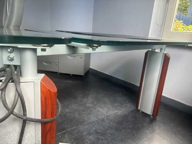 Bureau - afbeelding 4 van  4