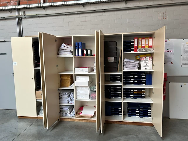 Bureaumateriaal - afbeelding 1 van  8