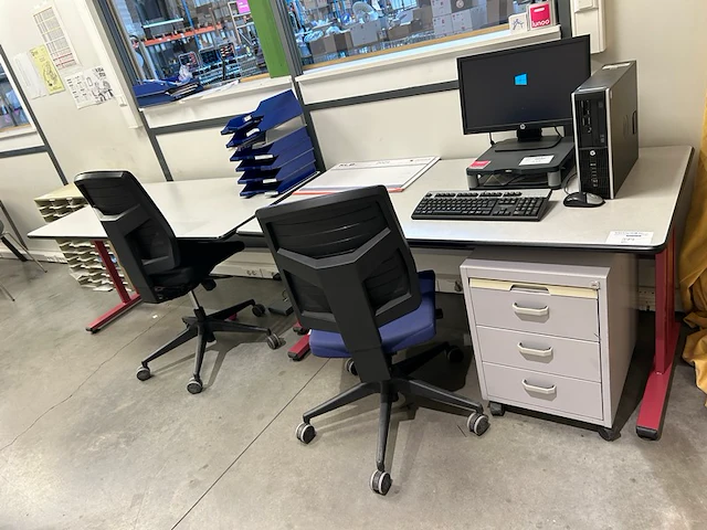 Bureaumateriaal - afbeelding 1 van  21