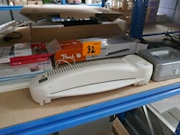 Bureaumateriaal - afbeelding 1 van  4